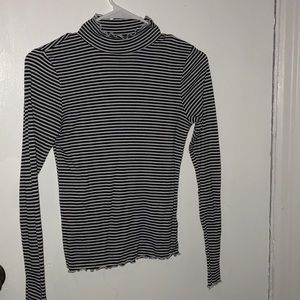 stripped long sleeve🤍